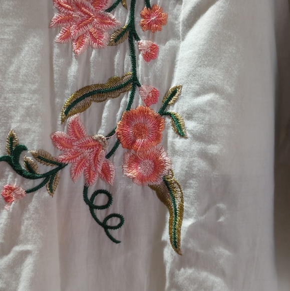 Three piece shalwar qameez, beautiful embroidery, - Picture 3 of 6